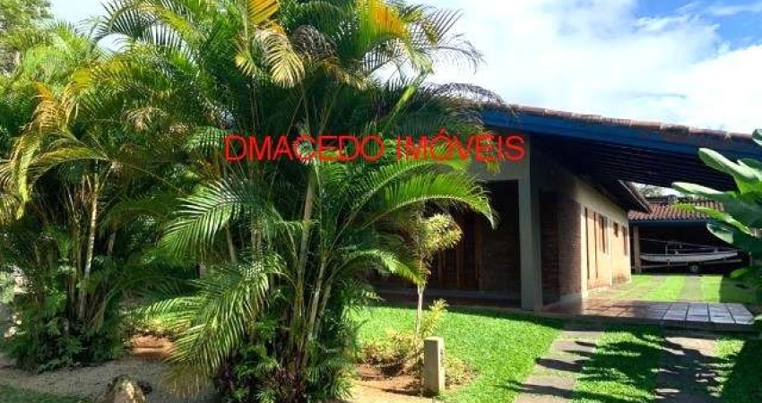 Casa para venda em Condominio Lagoinha de 377.00m² com 4 Quartos, 2 Suites e 3 Garagens