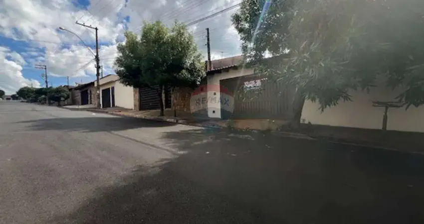Casa para venda em Jardim Arlindo Laguna de 133.00m² com 3 Quartos, 1 Suite e 3 Garagens