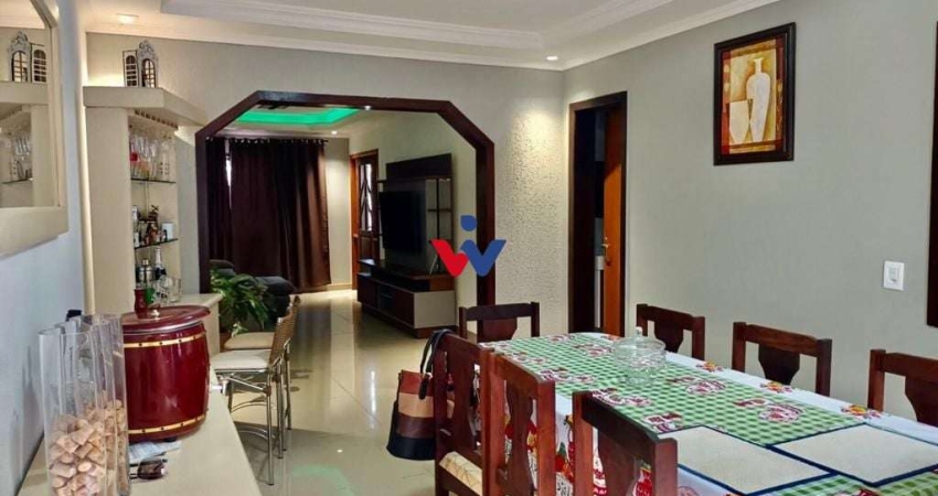 Sobrado para venda em Campo De Santana de 240.00m² com 3 Quartos, 1 Suite e 2 Garagens
