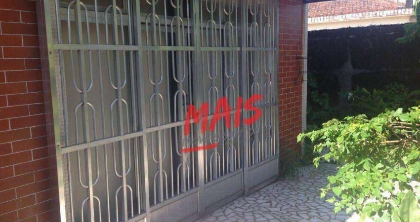 Sobrado para venda em Catiapoã de 200.00m² com 3 Quartos, 1 Suite e 4 Garagens