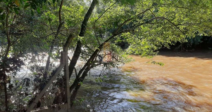 Chácara para venda em Área Rural De Pirajuí de 250.00m² com 4 Quartos, 2 Suites e 3 Garagens