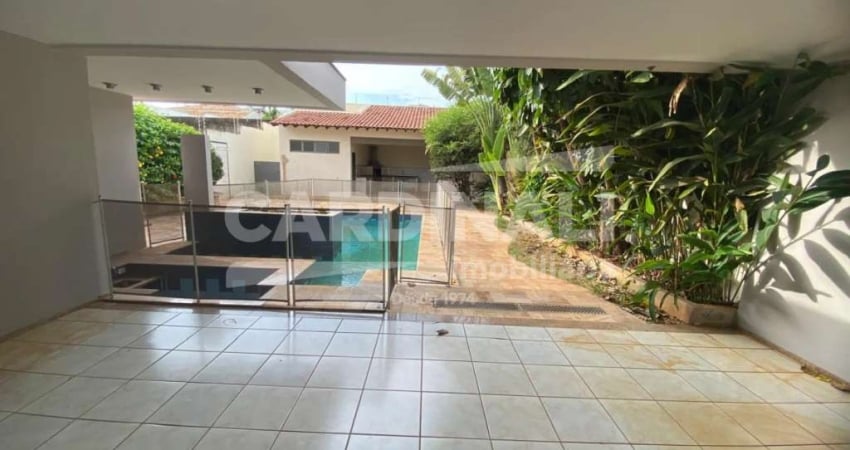 Casa para venda em Vila Harmonia de 357.00m² com 3 Quartos, 1 Suite e 4 Garagens