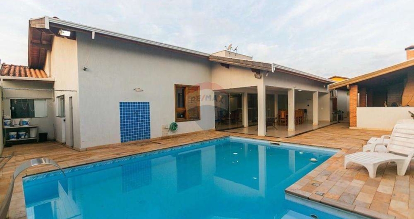Casa para alugar em Nova Piracicaba de 450.00m² com 5 Quartos, 4 Suites e 4 Garagens