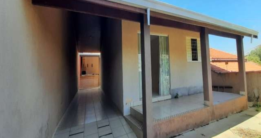 Casa para venda em Jardim Cristina de 200.00m² com 2 Quartos e 4 Garagens