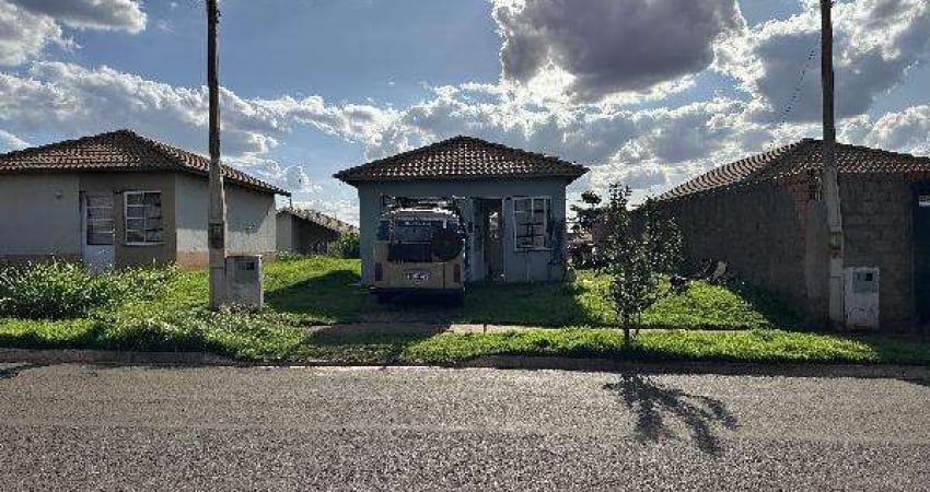 Casa para venda em Conjunto Habitacional Vida Nova de 200.00m² com 2 Quartos e 2 Garagens