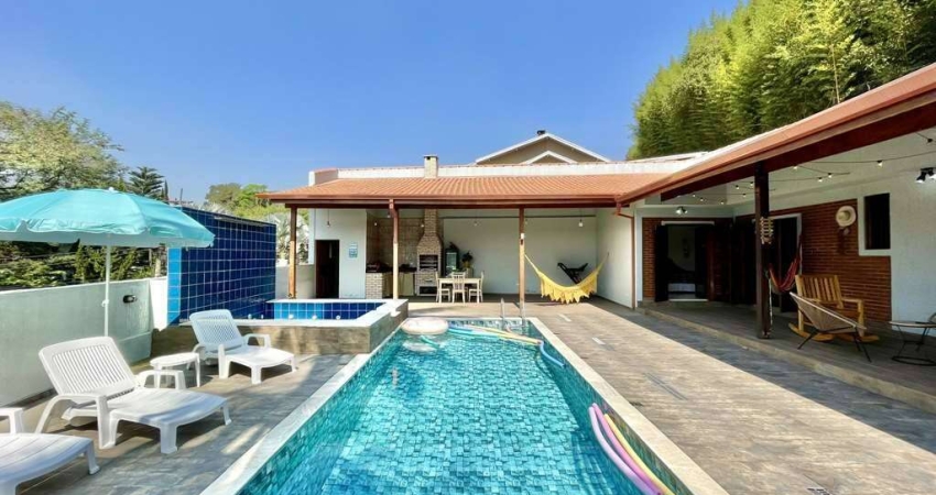 Casa para venda em Vila Appia Antica de 280.00m² com 3 Quartos, 3 Suites e 2 Garagens