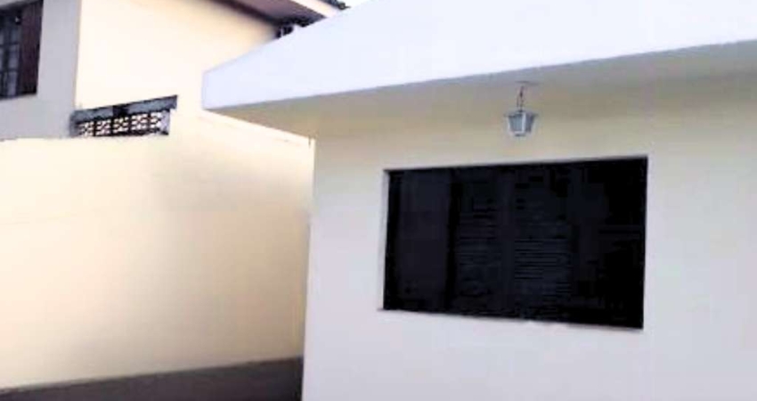 Casa para venda em Jardim Rosalina de 75.00m² com 1 Quarto e 3 Garagens