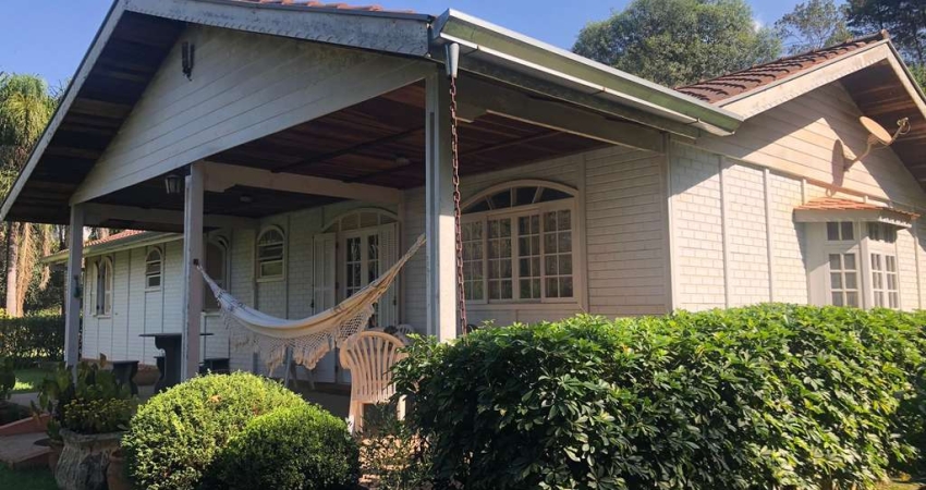 Casa para venda em Loteamento Clube Dos Oficiais Da Polícia Militar de 200.00m² com 3 Quartos, 1 Suite e 2 Garagens