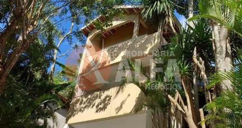 Casa para venda em Transurb de 290.00m² com 5 Quartos e 4 Suites