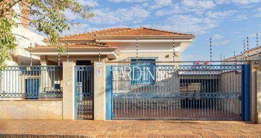 Casa para venda em Centro de 220.00m² com 6 Quartos e 7 Garagens