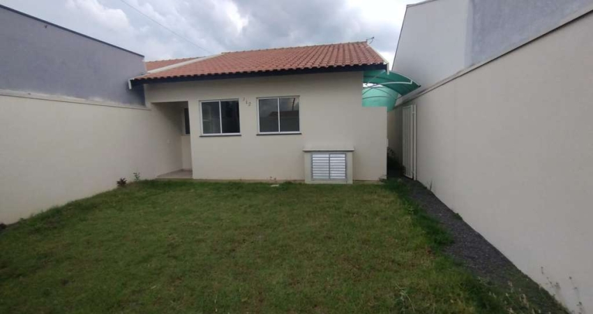Casa para venda em Jardim Beija Flor de 52.00m² com 2 Quartos e 3 Garagens