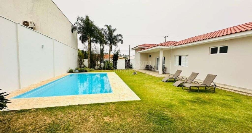 Casa de Condomínio para venda em Jardim Dos Flamboyants de 245.00m² com 3 Quartos e 1 Suite