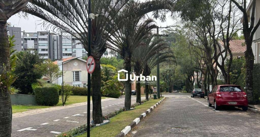 Casa de Condomínio para venda em Granja Viana de 180.00m² com 3 Quartos, 1 Suite e 2 Garagens