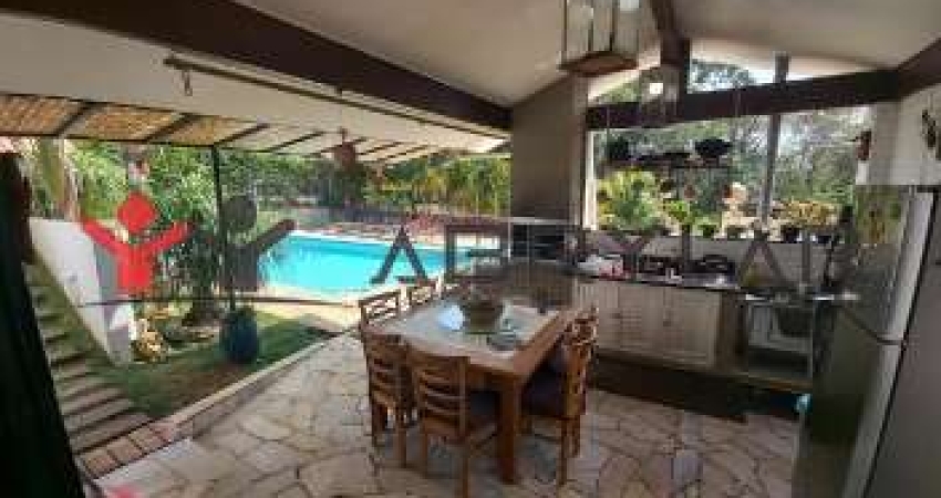 Casa de Condomínio para venda e aluguel em Jardim Tarumã de 420.00m² com 2 Quartos, 2 Suites e 6 Garagens