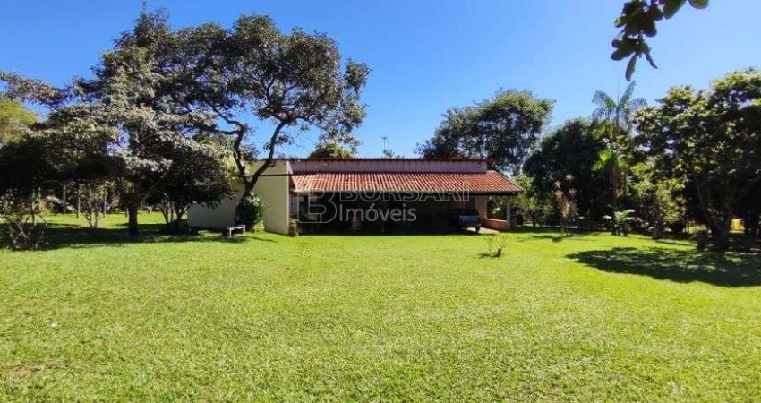Fazenda / Sítio para venda em Chácara Flora Araraquara de 137.00m² com 3 Quartos e 3 Suites