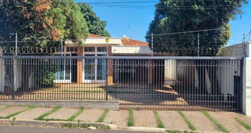 Prédio Comercial para venda e aluguel em Centro de 342.00m² com 3 Quartos, 1 Suite e 2 Garagens