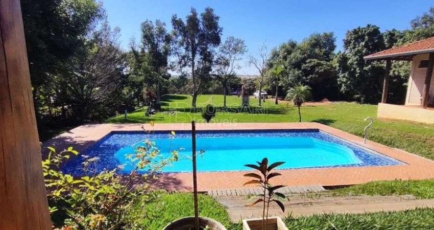 Fazenda / Sítio para venda em Chácara Flora Araraquara de 273.00m² com 3 Quartos e 1 Suite