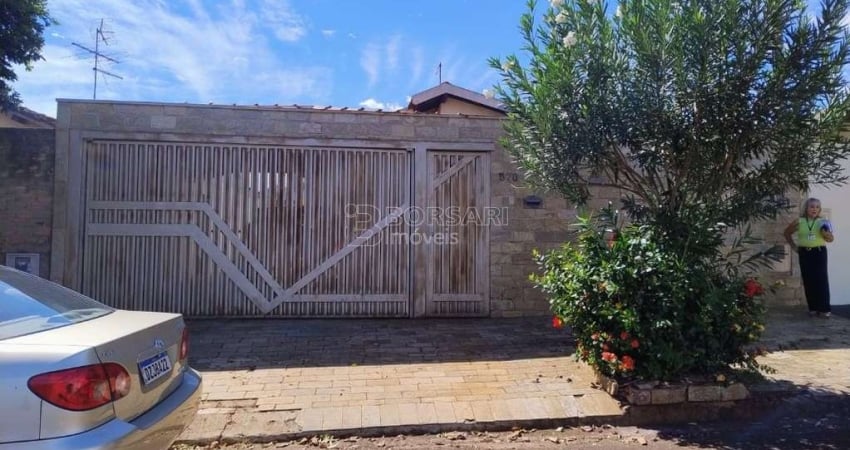 Casa para venda em Jardim Das Flores de 183.00m² com 3 Quartos, 1 Suite e 4 Garagens