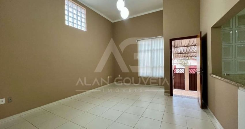 Casa para alugar em Jardim Oreana de 117.00m² com 2 Quartos, 1 Suite e 2 Garagens