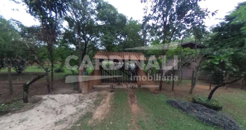 Fazenda / Sítio para venda em Loteamento Aracê De Santo Antonio I de 360.00m² com 3 Quartos, 1 Suite e 15 Garagens
