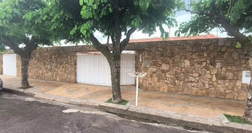 Casa para venda em Jardim Almeida de 299.00m² com 3 Quartos e 1 Suite
