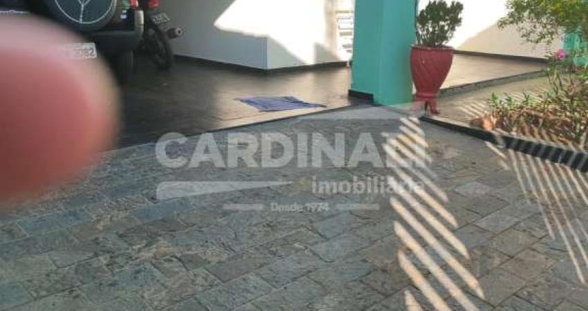 Casa para venda em Parque Santa Felícia Jardim de 345.00m² com 6 Quartos, 1 Suite e 4 Garagens