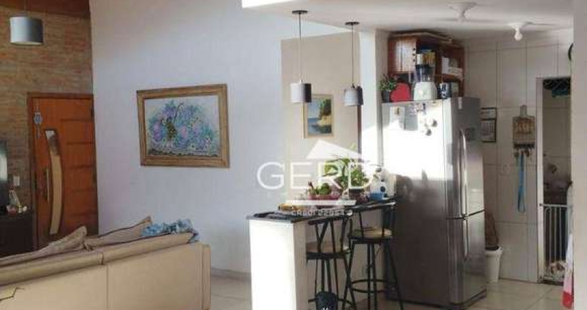 Casa para venda em Parque Nova Jandira de 150.00m² com 3 Quartos, 1 Suite e 3 Garagens