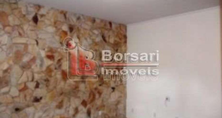 Casa para alugar em Jardim Eliana de 250.00m² com 3 Quartos, 1 Suite e 2 Garagens
