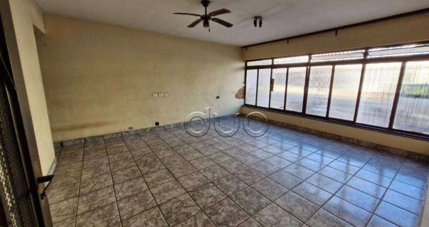 Casa para venda em Centro de 260.00m² com 3 Quartos e 1 Garagem
