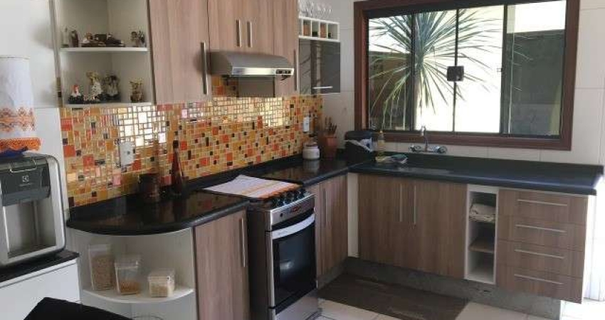 Casa para venda em Jardim Igaçaba de 200.00m² com 2 Quartos, 1 Suite e 2 Garagens