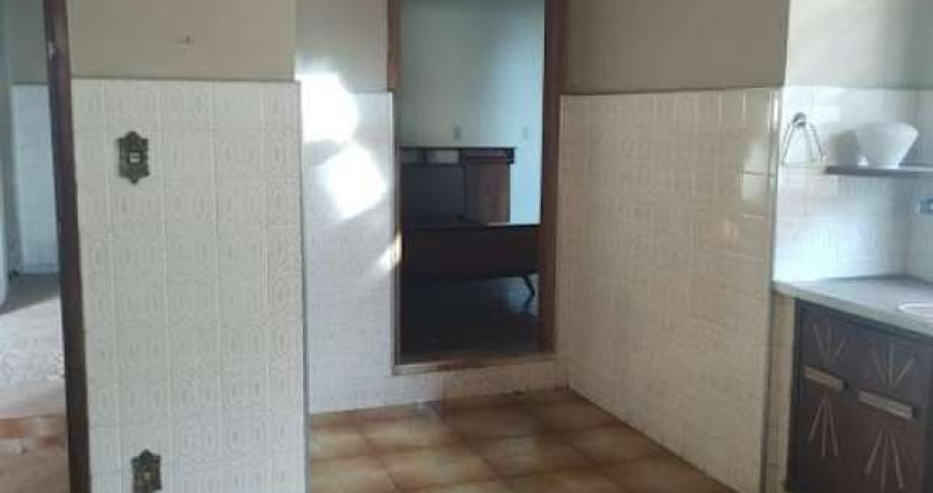 Casa para venda em Vila Prado de 258.00m² com 4 Quartos, 2 Suites e 4 Garagens