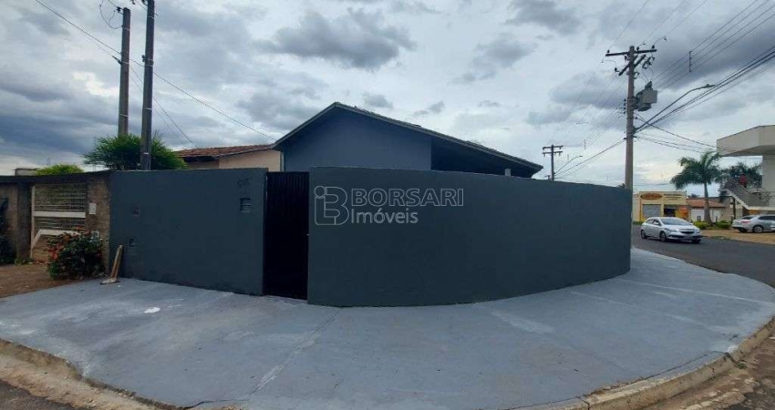 Casa para venda em Jardim Esplanada de 74.00m² com 2 Quartos e 4 Garagens