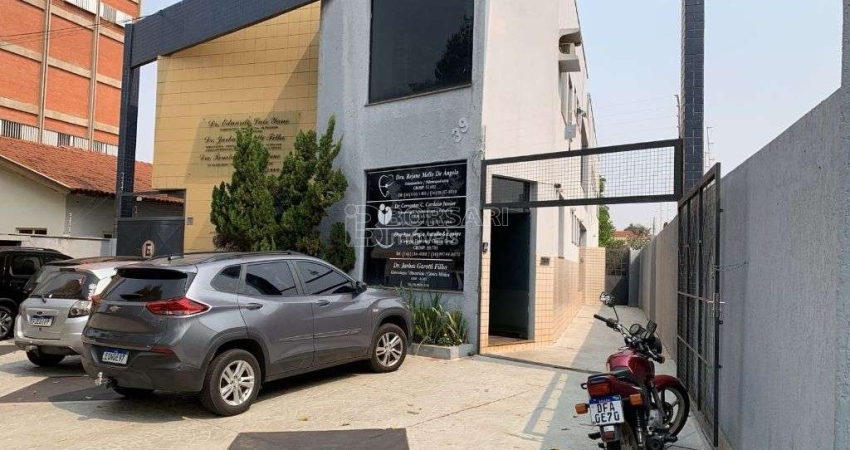Sala Comercial para venda em Vila Ferroviária de 523.00m² com 5 Garagens