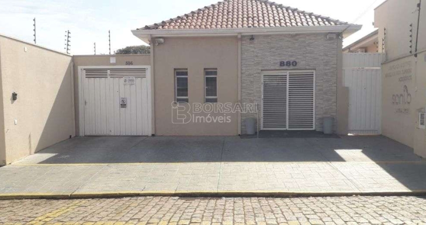 Prédio Comercial para venda e aluguel em Centro de 214.00m² com 3 Quartos, 1 Suite e 2 Garagens
