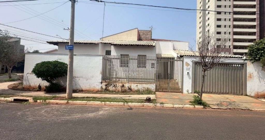 Casa para venda em Vila Harmonia de 215.00m² com 3 Quartos, 1 Suite e 4 Garagens