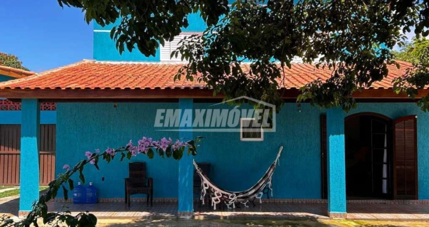 Casa para alugar em Sem Bairro de 100.00m² com 2 Quartos, 1 Suite e 4 Garagens