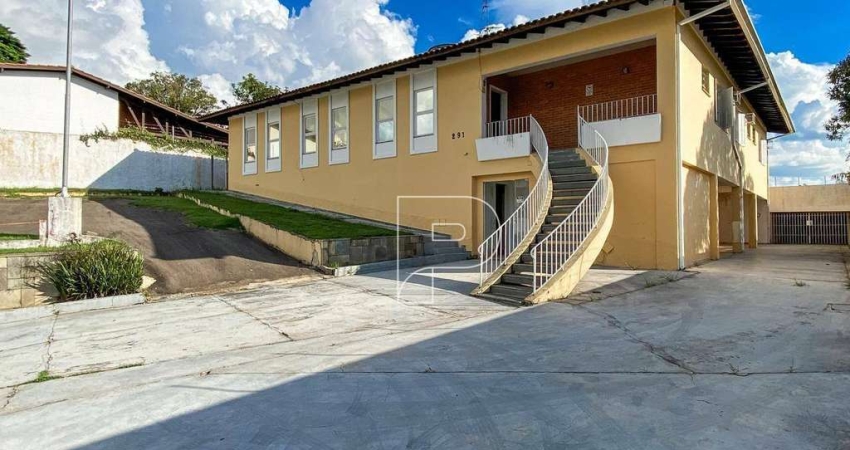 Casa para venda e aluguel em Granja Viana de 582.00m² com 4 Quartos, 4 Suites e 18 Garagens