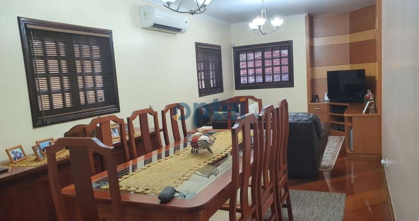 Sobrado para venda e aluguel em Vila Floresta de 202.00m² com 3 Quartos, 1 Suite e 3 Garagens