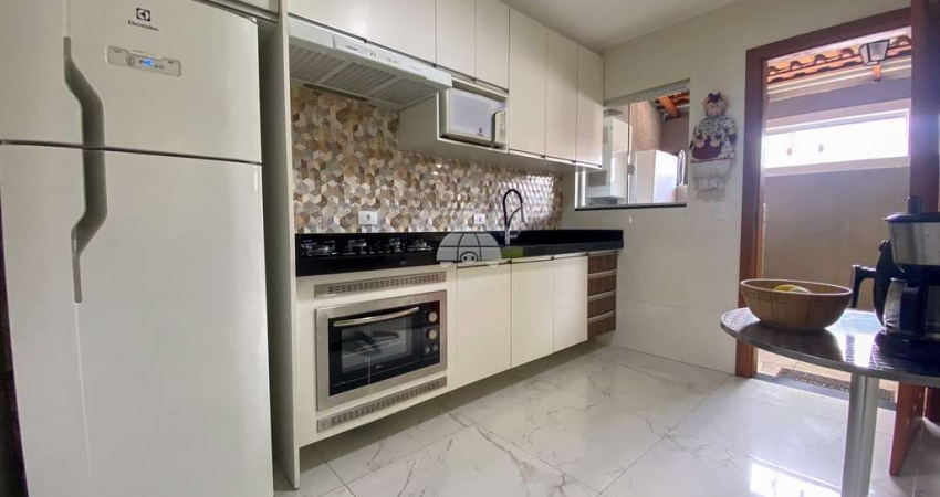 Sobrado para venda em Cruzeiro de 208.00m² com 3 Quartos, 1 Suite e 3 Garagens