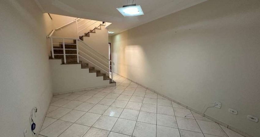 Sobrado para venda em Jardim Santa Cecília de 125.00m² com 3 Quartos, 1 Suite e 2 Garagens