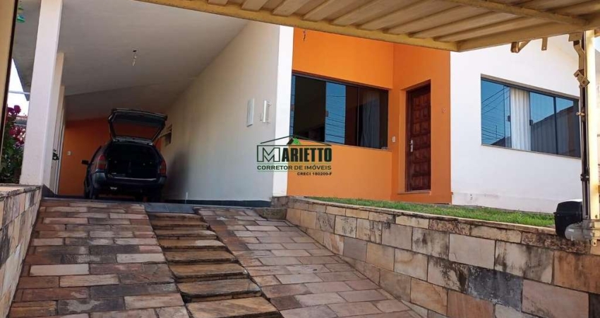 Casa para venda em Centro de 240.00m² com 6 Quartos, 3 Suites e 2 Garagens