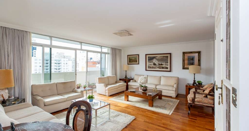 Apartamento para venda em Brooklin Paulista de 196.00m² com 4 Quartos, 1 Suite e 2 Garagens