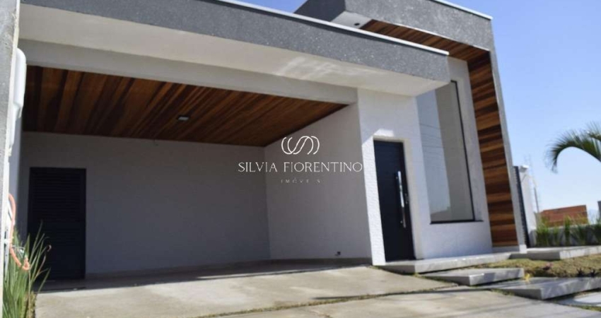 Casa para venda em Residencial Colinas de 250.00m² com 3 Quartos, 1 Suite e 4 Garagens