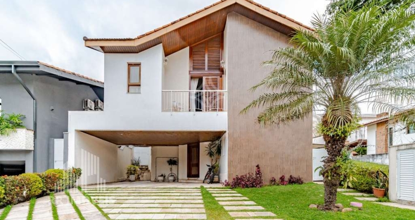 Casa para venda em Alphaville de 360.00m² com 4 Quartos, 2 Suites e 4 Garagens