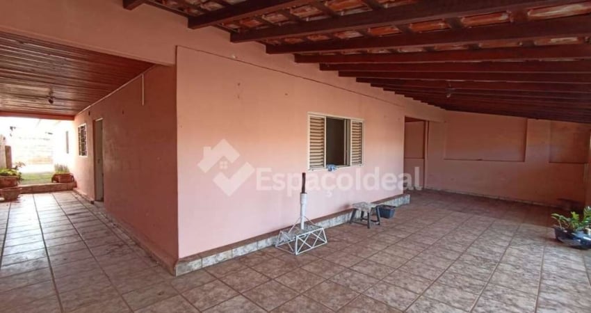 Casa para venda em Núcleo Habitacional Bela Vista Ii de 136.00m² com 3 Quartos, 1 Suite e 2 Garagens