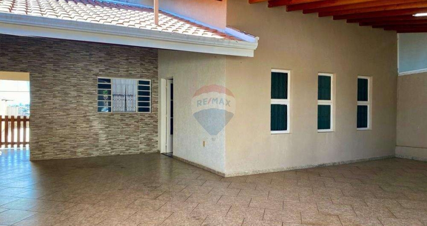 Casa para venda em Jardim Itamaraty de 140.00m² com 3 Quartos, 1 Suite e 4 Garagens