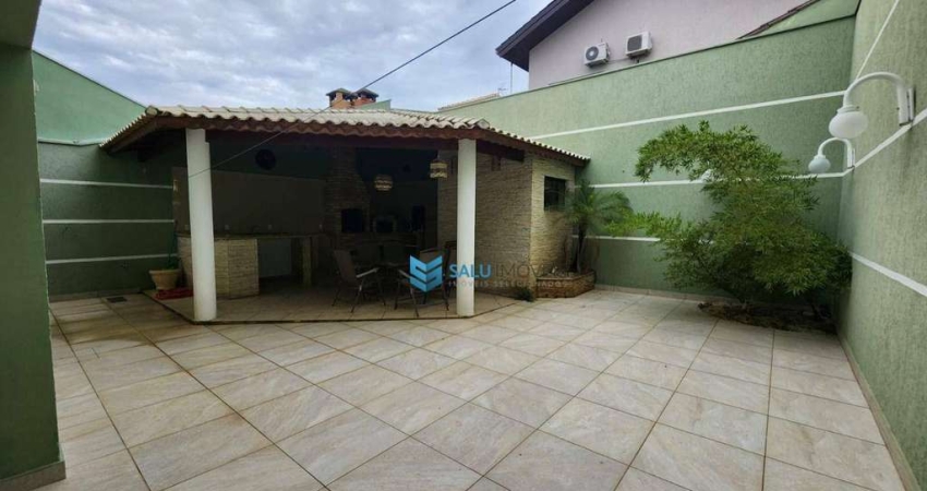 Casa de Condomínio para alugar em Aparecidinha de 290.00m² com 4 Quartos, 3 Suites e 4 Garagens