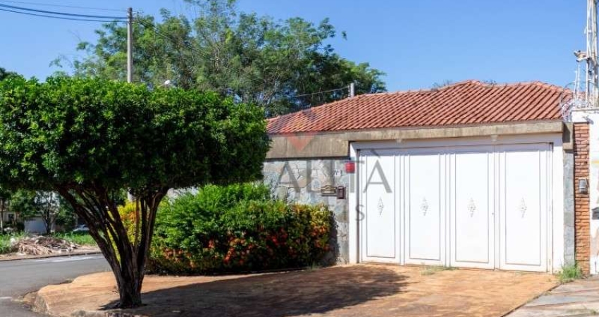 Casa para alugar em Jardim São Luiz de 215.00m² com 4 Quartos, 2 Suites e 2 Garagens