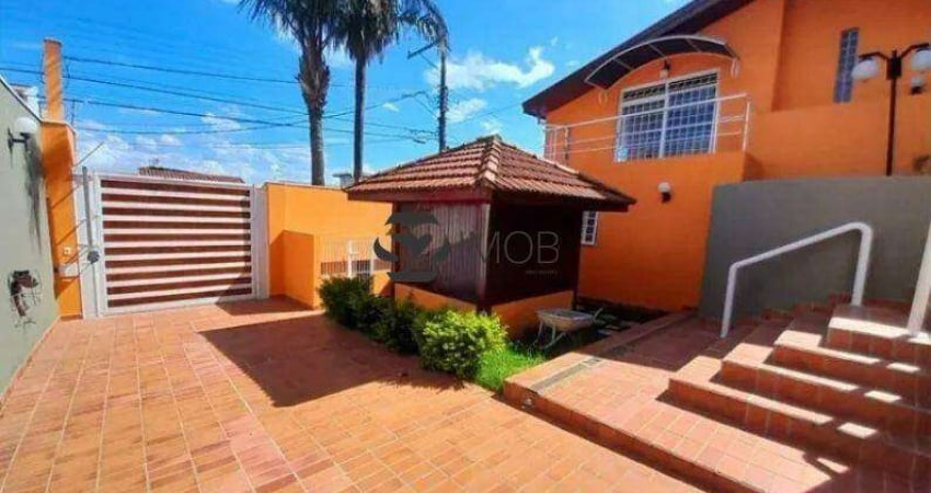 Casa para alugar em Jardim Santa Cruz de 312.00m² com 3 Quartos, 1 Suite e 4 Garagens