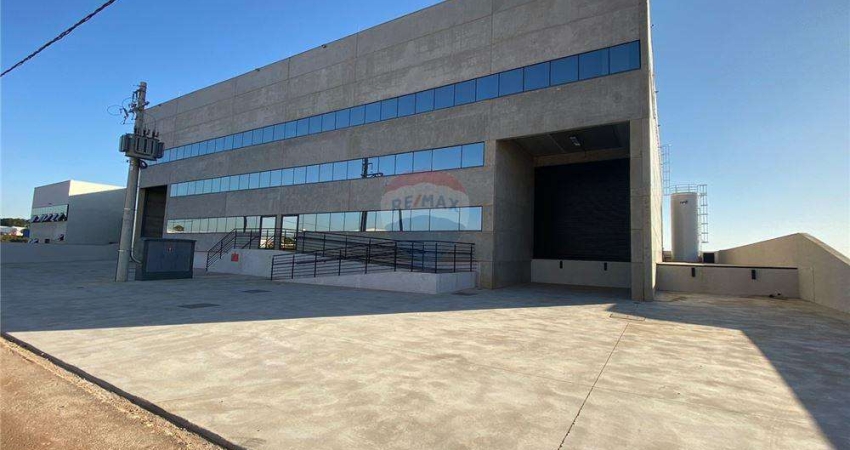 Galpão / Depósito / Armazém para alugar em Iporanga de 1881.80m²